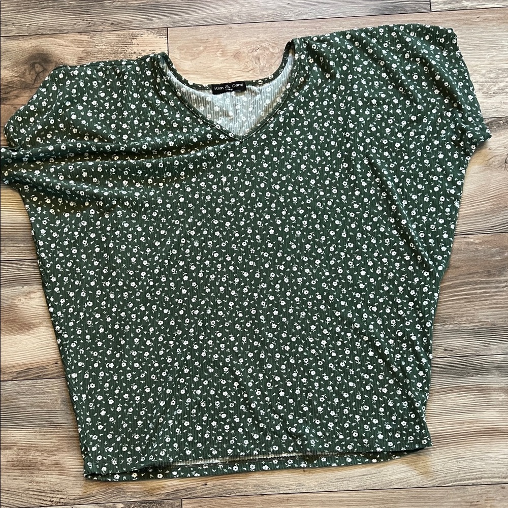 Kim & Cami Forest Green Floral Tee